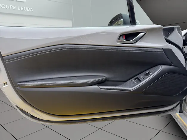 Mazda MX-5 RF Skyactiv-G 132 Exclusive-line