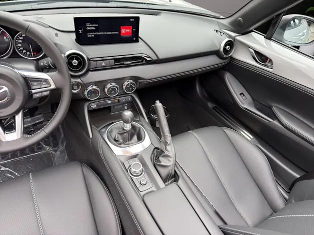 Mazda MX-5 RF Skyactiv-G 132 Exclusive-line