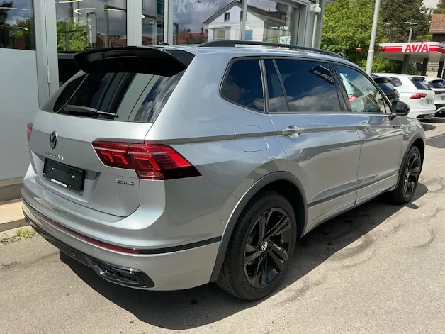 VW Tiguan Allspace R-LINE 4 MOTION *** ANHÄNGEKUPPLUNG & 7 SITZER ***