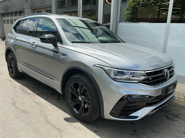 VW Tiguan Allspace R-LINE 4 MOTION *** ANHÄNGEKUPPLUNG & 7 SITZER ***