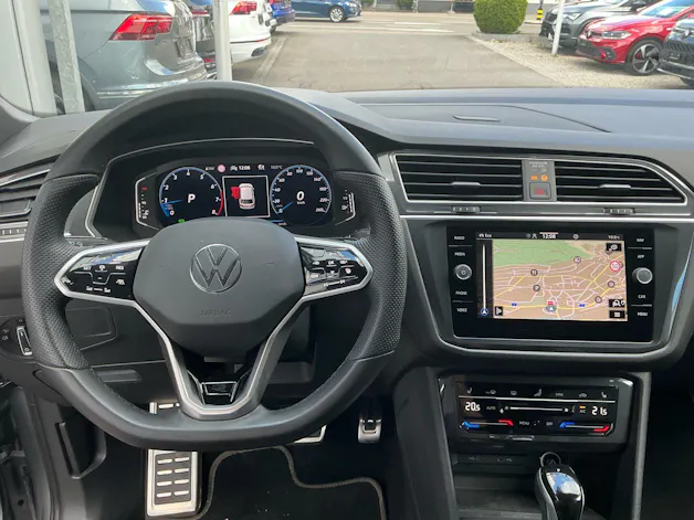 VW Tiguan Allspace R-LINE 4 MOTION *** ANHÄNGEKUPPLUNG & 7 SITZER ***