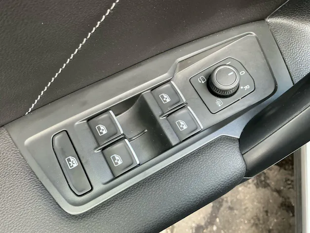 VW Tiguan Allspace R-LINE 4 MOTION *** ANHÄNGEKUPPLUNG & 7 SITZER ***