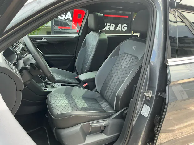 VW Tiguan Allspace R-LINE 4 MOTION *** PANORAMAGLASDACH & ANHÄNGEKUPPLUNG ***