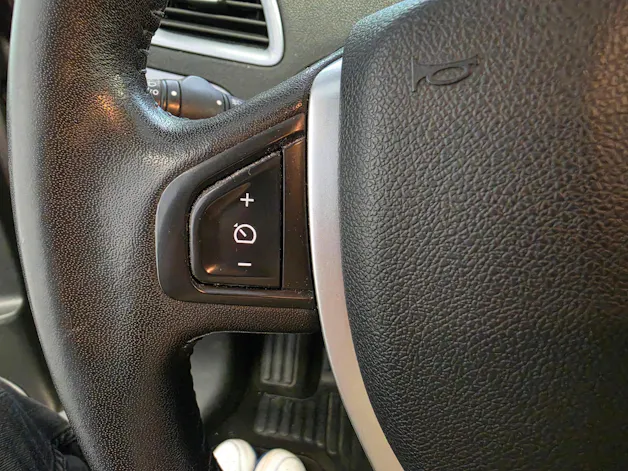 Renault Scénic Xmod 1.2 16V Turbo Swiss Bose Edition