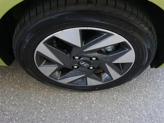 Hyundai i10 1.2 Amplia Aut.
