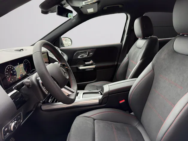 Mercedes-Benz GLA 220 4Matic 8G-DCT