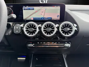 Mercedes-Benz GLA 220 4Matic 8G-DCT