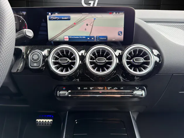 Mercedes-Benz GLA 220 4Matic 8G-DCT