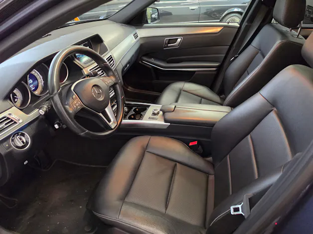 Mercedes-Benz E 220 BlueTEC Avantgarde Sport-Paket 4Matic 7G-Tronic