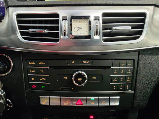 Mercedes-Benz E 220 BlueTEC Avantgarde Sport-Paket 4Matic 7G-Tronic