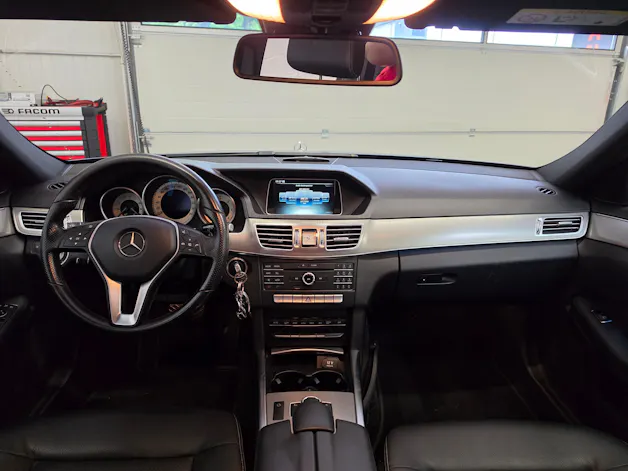 Mercedes-Benz E 220 BlueTEC Avantgarde Sport-Paket 4Matic 7G-Tronic