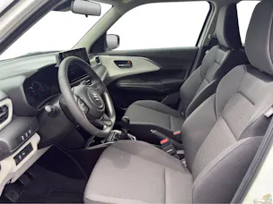 Suzuki Swift 1.2 Sakura Top Hybrid 4x4