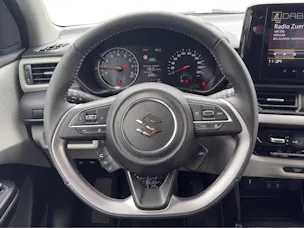 Suzuki Swift 1.2 Sakura Top Hybrid 4x4