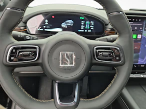 https://vehicle.imgix.net/4315711/2ad5633b-9e09-4e5c-9073-7427ba7aa7d6.jpg
