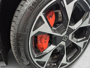 https://vehicle.imgix.net/4315711/fc708cea-cb3d-4339-9b13-5aae7dc0f625.jpg