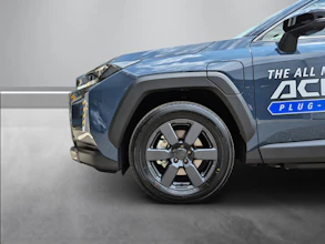 https://vehicle.imgix.net/4315726/764f41aa-0803-4ff8-a39a-b31ed35f8896.jpg