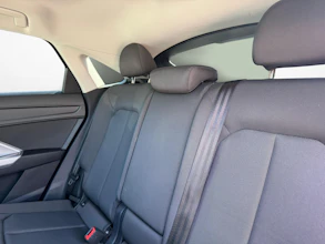 https://vehicle.imgix.net/4315788/e0963520-dcf7-4306-a199-0501639651d0.jpg