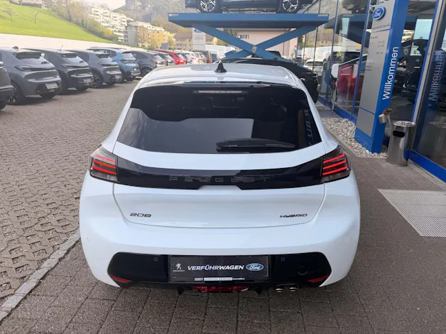 Peugeot 208 1.2 Hybrid 145 Allure