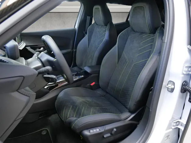 Peugeot 2008 1.2 Hybrid 145 GT