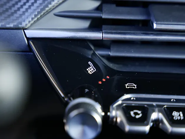 Peugeot 2008 1.2 Hybrid 145 GT