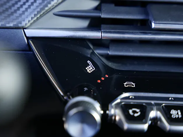Peugeot 2008 1.2 Hybrid 145 GT