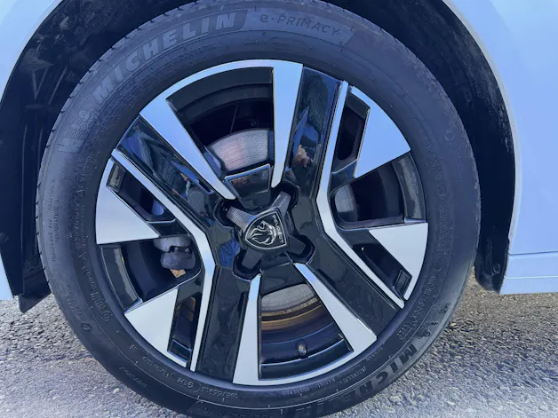 Peugeot 208 1.2 Hybrid 145 Allure