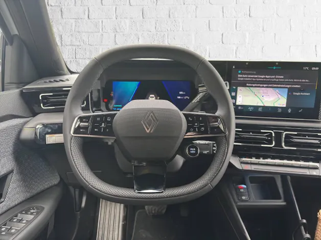Renault R4 E-Tech Comfort Range iconic
