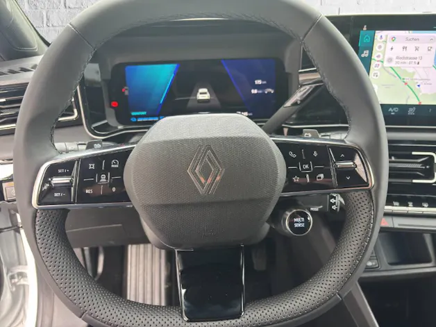 Renault R4 E-Tech Comfort Range iconic