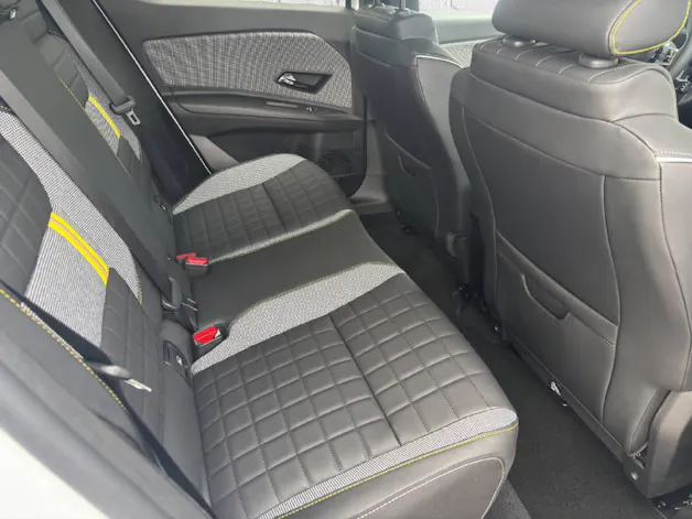 Renault R4 E-Tech Comfort Range iconic