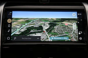Fahrzeugbild LAND ROVER Discovery Sport 1.5 T 300e R-Dynamic SE