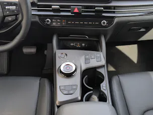Kia Sportage 1.6 T-GDi Hybrid Black Edition 4x4 **Sondermodell in Farbe Ivory Silver Matt**/ Rückfahrkamera / Totwinkelassistent / Head-up Display / CH-Herstellergarantie