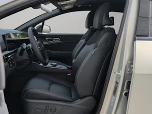 Kia Sportage 1.6 T-GDi Hybrid Black Edition 4x4 **Sondermodell in Farbe Ivory Silver Matt**/ Rückfahrkamera / Totwinkelassistent / Head-up Display / CH-Herstellergarantie