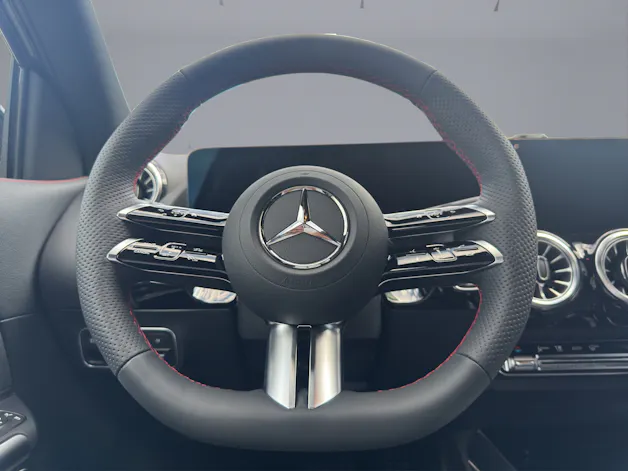 Mercedes-Benz GLA 250 Swiss Star AMG Line 4matic