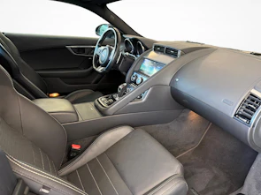 Fahrzeugbild JAGUAR F-Type Coupé 3.0 V6 R-Dynamic AWD 380PS Black Beauty
