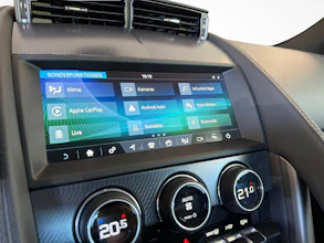 https://vehicle.imgix.net/4315975/d949af3d-12ec-442c-a80b-ef7d06cc25e5.jpg