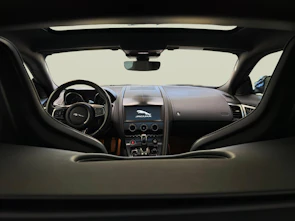 Fahrzeugbild JAGUAR F-Type Coupé 3.0 V6 R-Dynamic AWD 380PS Black Beauty