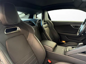 Fahrzeugbild JAGUAR F-Type Coupé 3.0 V6 R-Dynamic AWD 380PS Black Beauty
