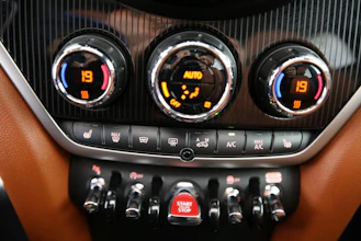 https://vehicle.imgix.net/4315977/a55907c1-99bd-4595-81a1-7cb3dbd0b3e1.jpg