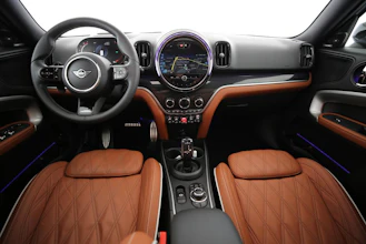 https://vehicle.imgix.net/4315977/b7011ce0-ed4b-47f9-9342-0405900470f7.jpg