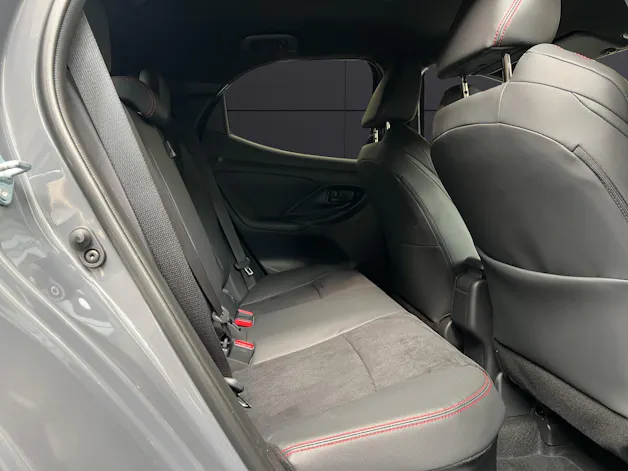Toyota Yaris 1.5 VVT-i HSD GR Sport