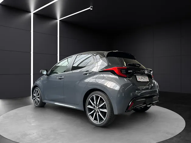 Toyota Yaris 1.5 VVT-i HSD GR Sport