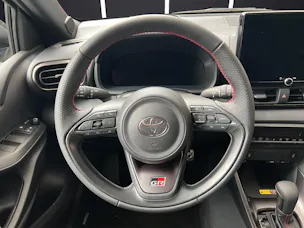 Toyota Yaris 1.5 VVT-i HSD GR Sport