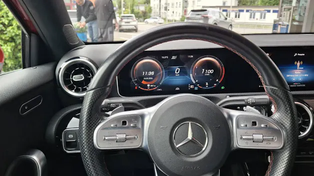 Mercedes-Benz A 250 AMG Line 4m Limousine