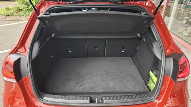 Mercedes-Benz A 250 AMG Line 4m Limousine