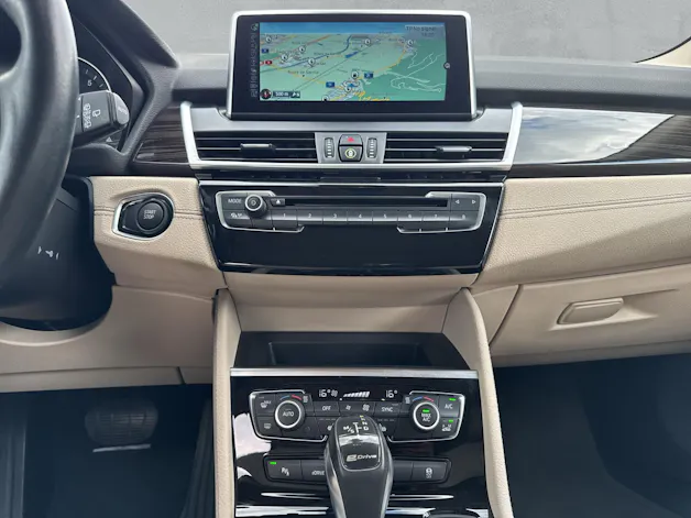 BMW 225xe Active Tourer Luxury Line F45 (CH)