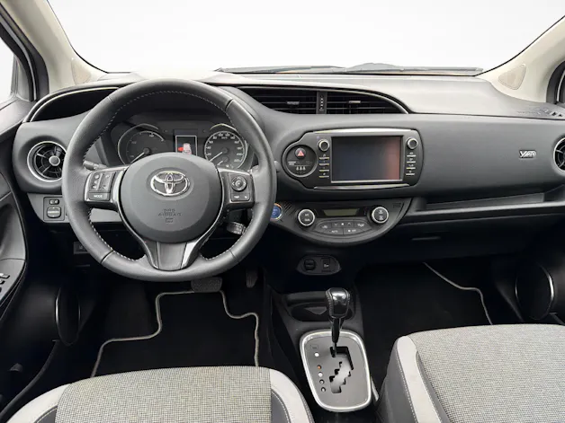 Toyota Yaris 1.5 VVT-i HSD Trend