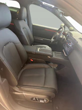 https://vehicle.imgix.net/4316180/05cf4bd9-5c68-4848-a132-32306a280485.jpg