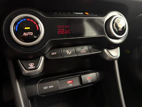 https://vehicle.imgix.net/4316204/864d4fdf-7104-4789-b028-70c986819cdf.jpg