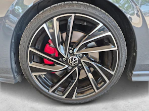 Fahrzeugbild VW Golf VIII 2.0 TSI GTI DSG / ab 3,99% Leasing bei Abschluss einer Protect Autoversicherung