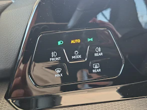 https://vehicle.imgix.net/4316352/2b312b53-86b8-4ce2-b9e4-e3acb6fb25fa.jpg
